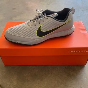 Men’s Nike golf shoe